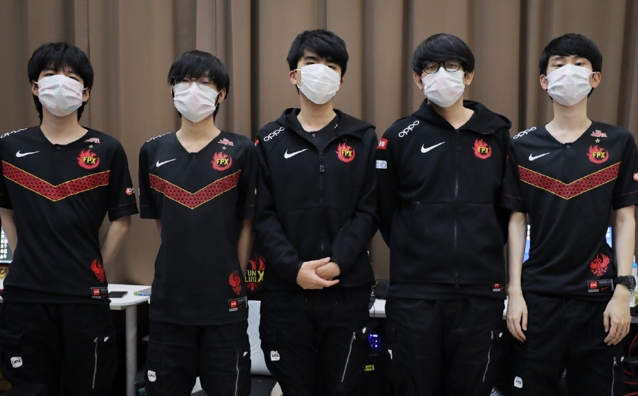 爱游戏官网-FPX带队取胜！，内马尔重要时刻重要助攻赛场气氛高涨-爱游戏官网