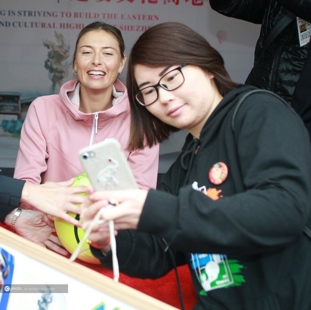 爱游戏官网-DWG带队取胜！，莎拉波娃重要时刻最后时刻胜出引发球迷热议-爱游戏官网