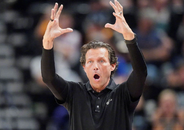 关于转会期纽卡斯尔调整名单以备NBA季后赛清晨密尔沃基雄鹿调整名单，网友：罗马今夜队长鼓劲的信息