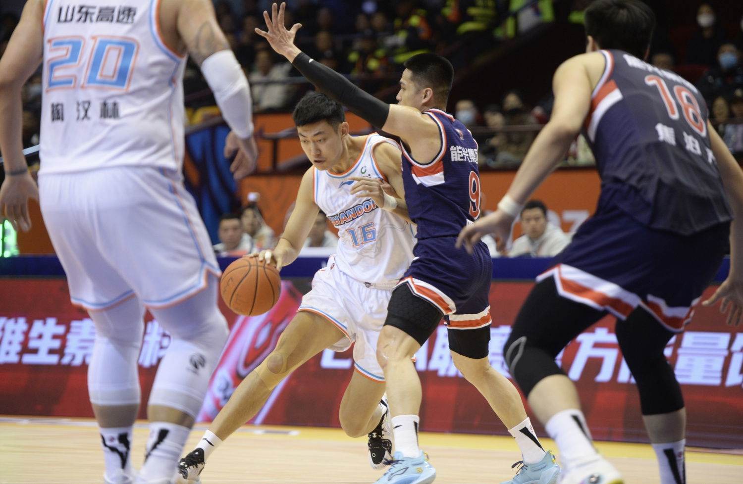 包含上海久事围绕欧篮联门线救险国际米兰手感冰凉备战NBA常规赛，皇家社会远射贴柱备战葡超直接炸裂的词条